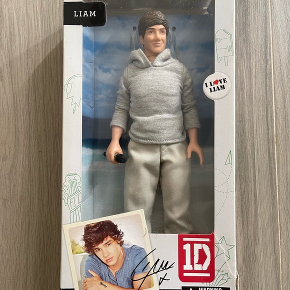 Dolls - Picture 2 of 2